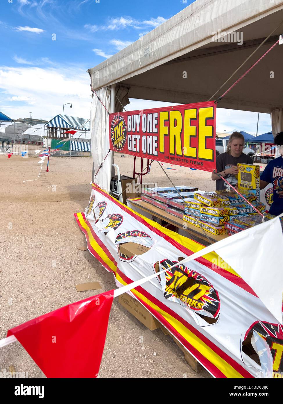 Firecracker Stand Tnt fireworks stand hi-res stock photography and images - Alamy