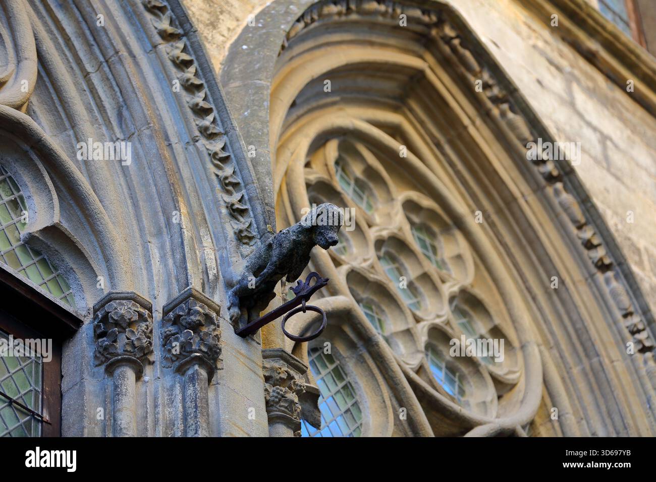 Dog gargoyle hi-res stock photography and images - Alamy