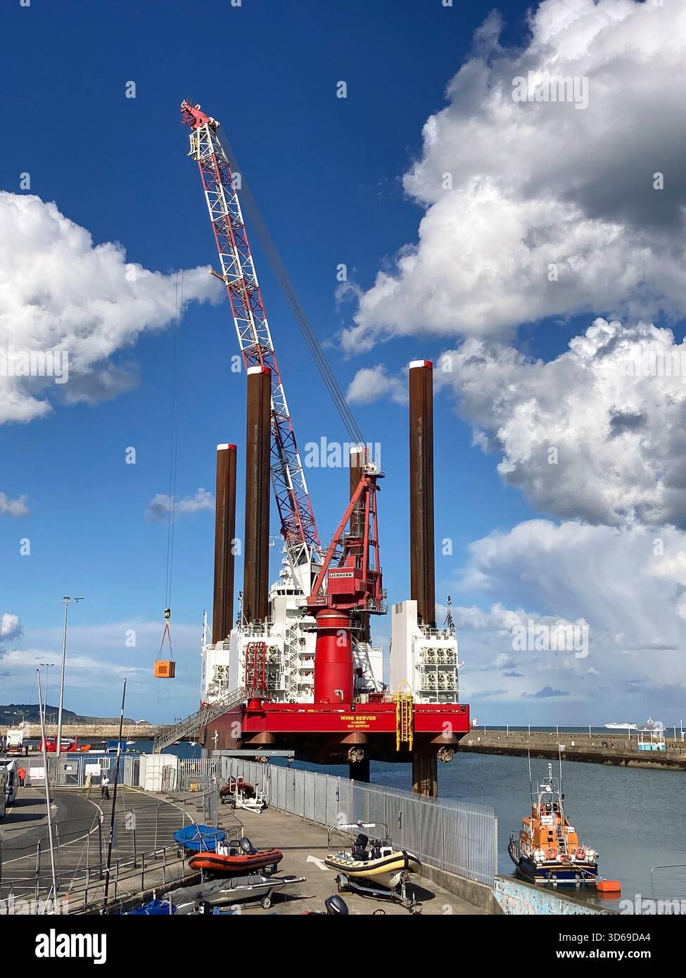 Wind farm offshore vessel hi-res stock photography and images - Alamy