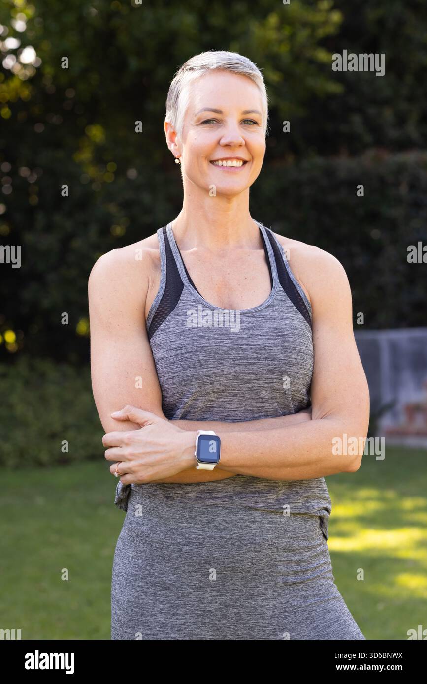 Woman in white tank top hi-res stock photography and images - Alamy