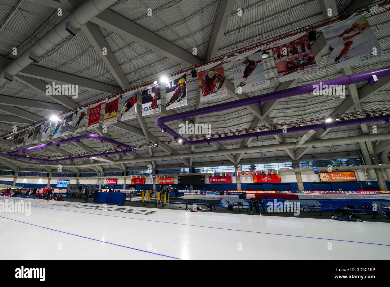 CALGARY, CANADA - NOVEMBER 19: General view of the Ice RInk during a ...
