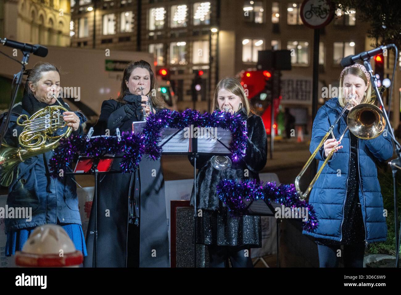 London, UK, 19th November 2025, Christmas Lights were switched on in Fleet Street by Alexander Armstrong, Snoopy and  Lady Lucy French on the 19th November. It marks the start of Festive Fleet Street Quarter 2025 programme which includes a Snoopy sculpture trail. Featuring 12 artist-designed Snoopy sculptures displayed across the Quarter, this runs until 16th January 2026., Andrew Lalchan Photography/Alamy Live News Stock Photo