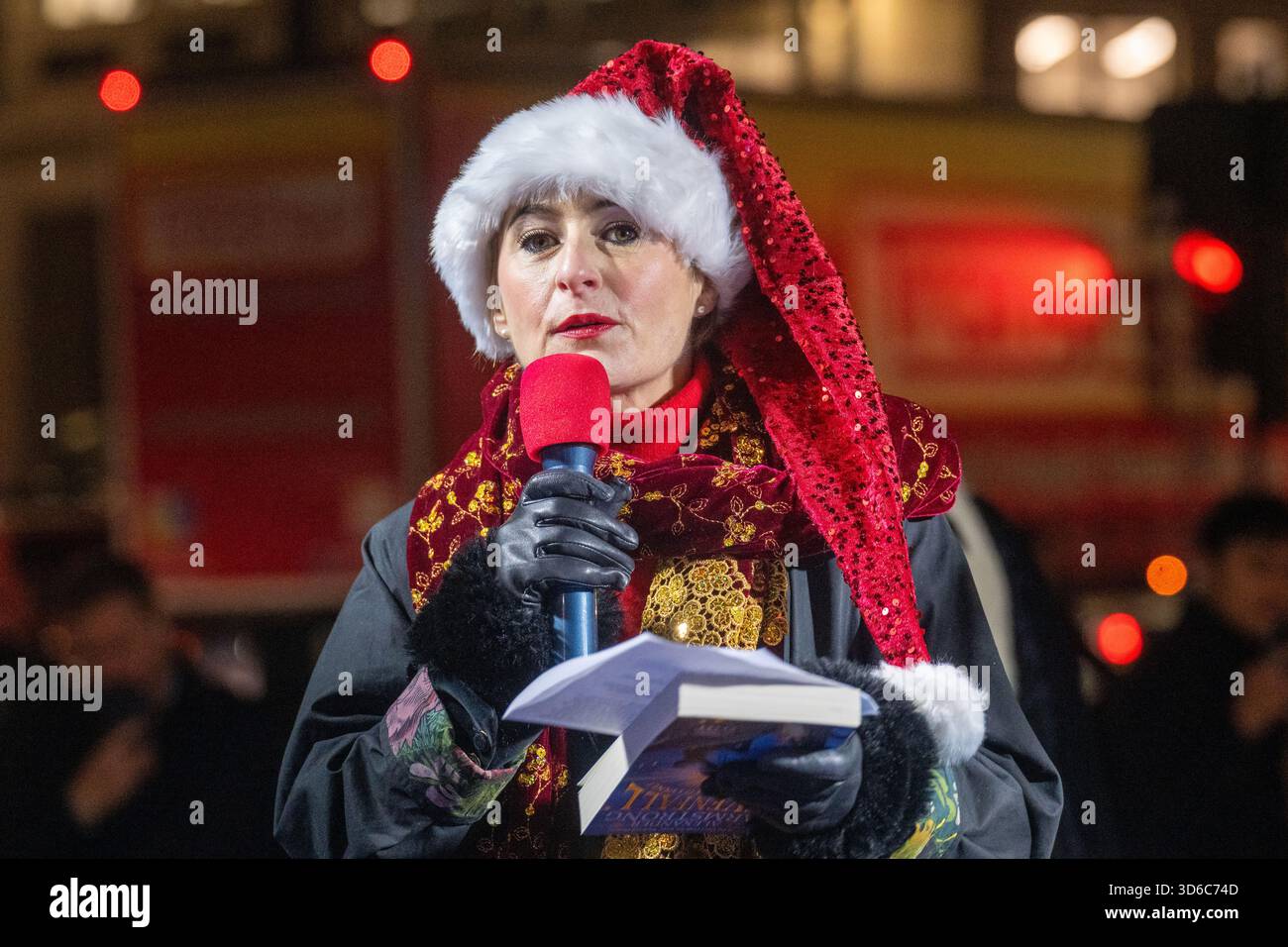 London, UK, 19th November 2025, Christmas Lights were switched on in Fleet Street by Alexander Armstrong, Snoopy and  Lady Lucy French on the 19th November. It marks the start of Festive Fleet Street Quarter 2025 programme which includes a Snoopy sculpture trail. Featuring 12 artist-designed Snoopy sculptures displayed across the Quarter, this runs until 16th January 2026., Andrew Lalchan Photography/Alamy Live News Stock Photo