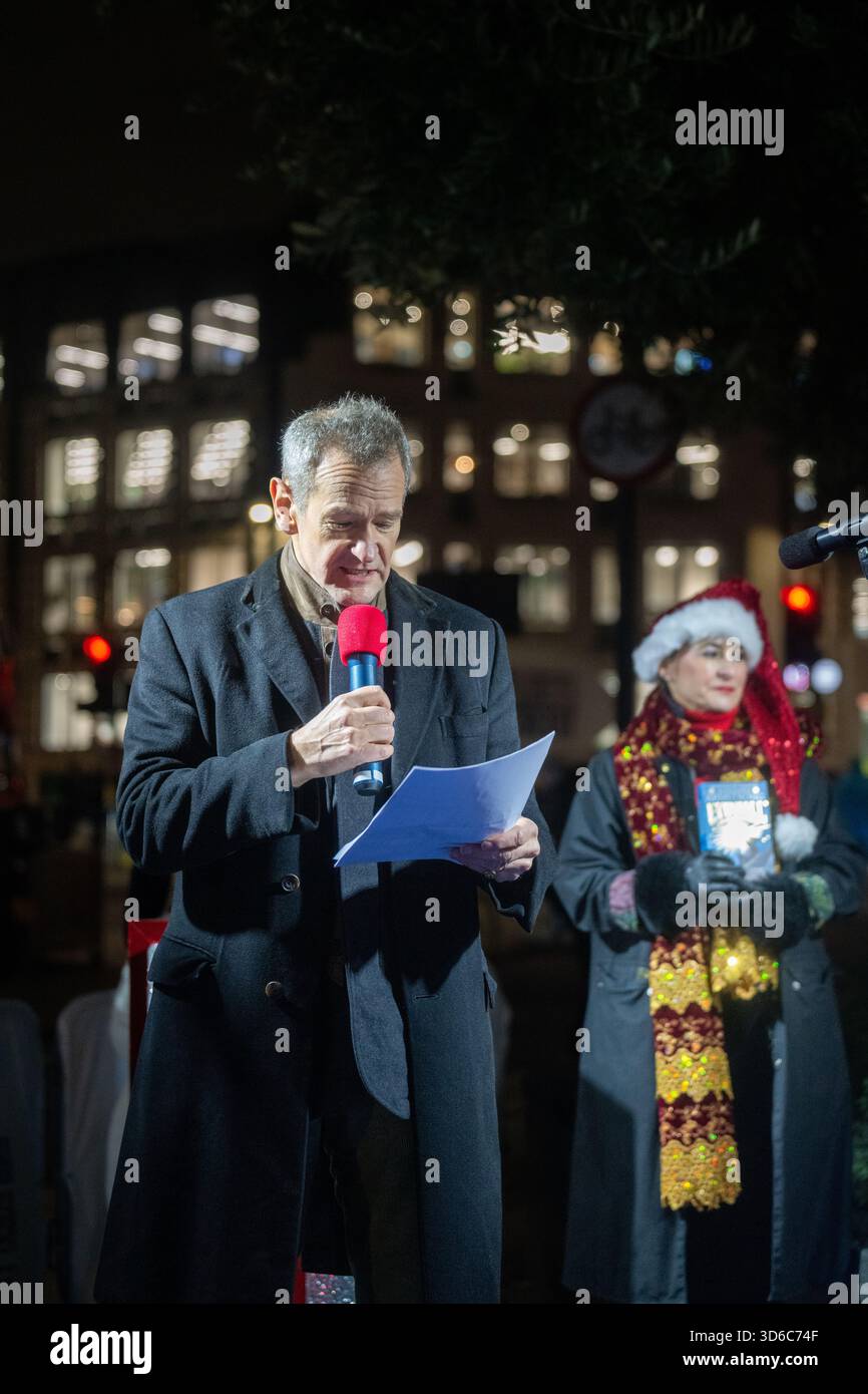 London, UK, 19th November 2025, Christmas Lights were switched on in Fleet Street by Alexander Armstrong, Snoopy and  Lady Lucy French on the 19th November. It marks the start of Festive Fleet Street Quarter 2025 programme which includes a Snoopy sculpture trail. Featuring 12 artist-designed Snoopy sculptures displayed across the Quarter, this runs until 16th January 2026., Andrew Lalchan Photography/Alamy Live News Stock Photo