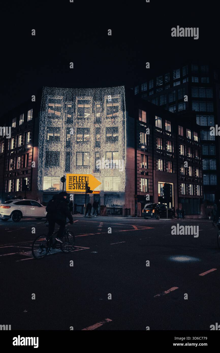 London, UK, 19th November 2025, Christmas Lights were switched on in Fleet Street by Alexander Armstrong, Snoopy and  Lady Lucy French on the 19th November. It marks the start of Festive Fleet Street Quarter 2025 programme which includes a Snoopy sculpture trail. Featuring 12 artist-designed Snoopy sculptures displayed across the Quarter, this runs until 16th January 2026., Andrew Lalchan Photography/Alamy Live News Stock Photo