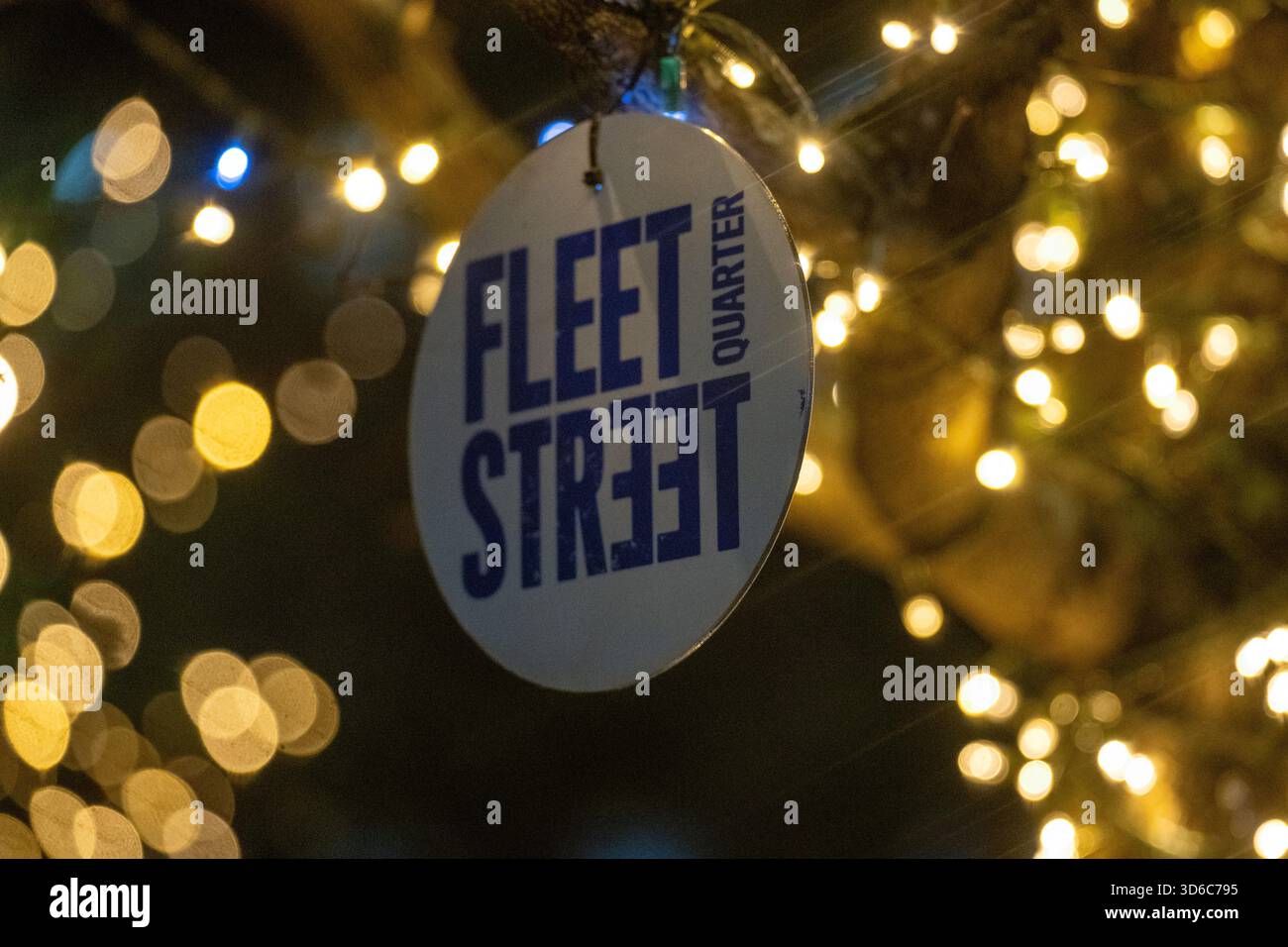 London, UK, 19th November 2025, Christmas Lights were switched on in Fleet Street by Alexander Armstrong, Snoopy and  Lady Lucy French on the 19th November. It marks the start of Festive Fleet Street Quarter 2025 programme which includes a Snoopy sculpture trail. Featuring 12 artist-designed Snoopy sculptures displayed across the Quarter, this runs until 16th January 2026., Andrew Lalchan Photography/Alamy Live News Stock Photo