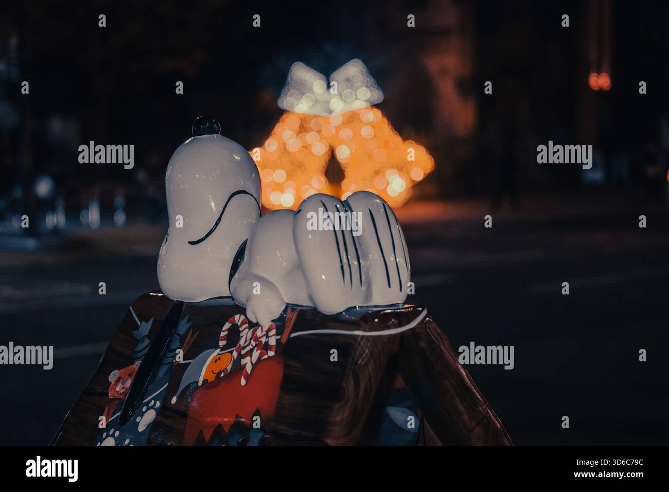 London, UK, 19th November 2025, Christmas Lights were switched on in Fleet Street by Alexander Armstrong, Snoopy and  Lady Lucy French on the 19th November. It marks the start of Festive Fleet Street Quarter 2025 programme which includes a Snoopy sculpture trail. Featuring 12 artist-designed Snoopy sculptures displayed across the Quarter, this runs until 16th January 2026., Andrew Lalchan Photography/Alamy Live News Stock Photo