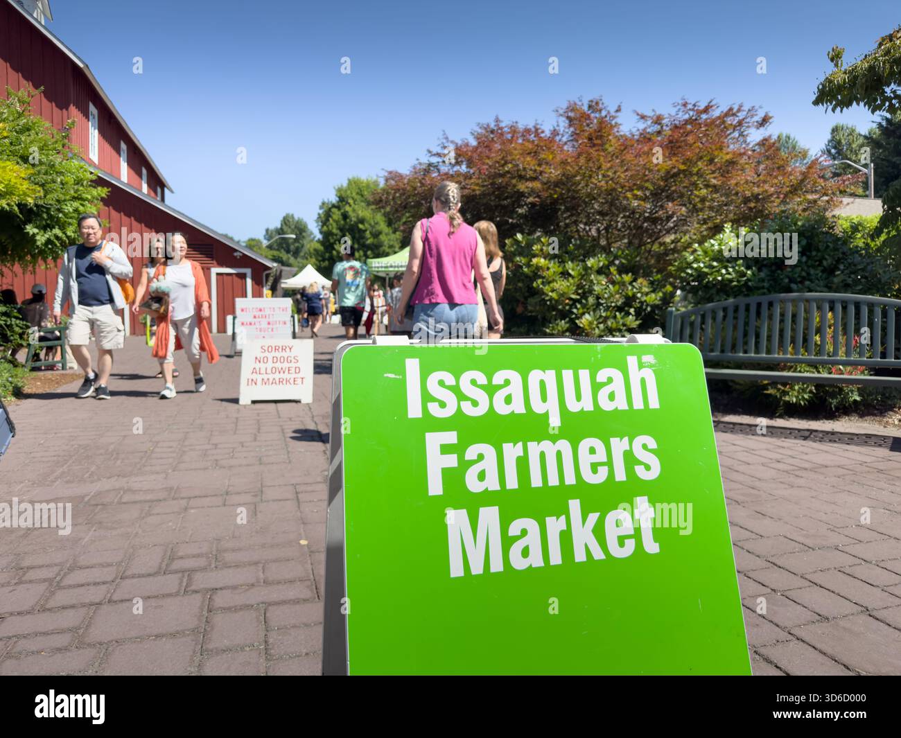 Issaquah, Washington, United States - 07-01-2023: A view of an entrance sign for the Issaquah Farmers Market. Stock Photo