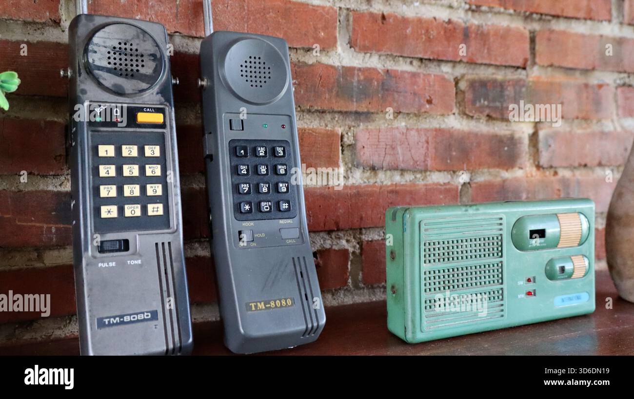 1980s brick phone hi-res stock photography and images - Alamy
