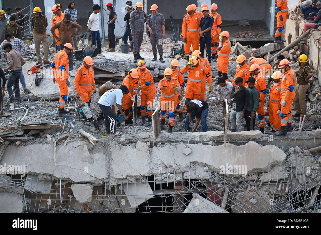 Ndff Rescue GREATER NOIDA, INDIA - NOVEMBER 19: NDRF, SDRF, and fire brigade ...