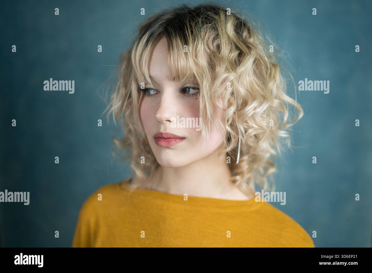 Curly hair woman blonde hi-res stock photography and images - Alamy
