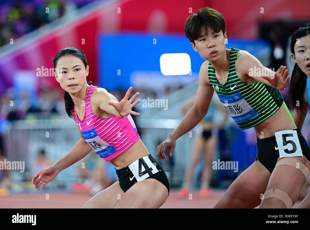 Jiang Fangyi Claims Rapid Victory in Women's +78kg Division