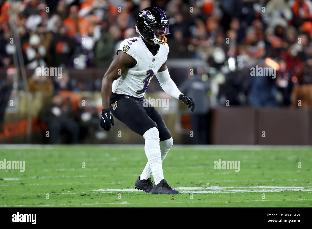 Baltimore Ravens cornerback Chidobe Awuzie (3) drops back in coverage ...