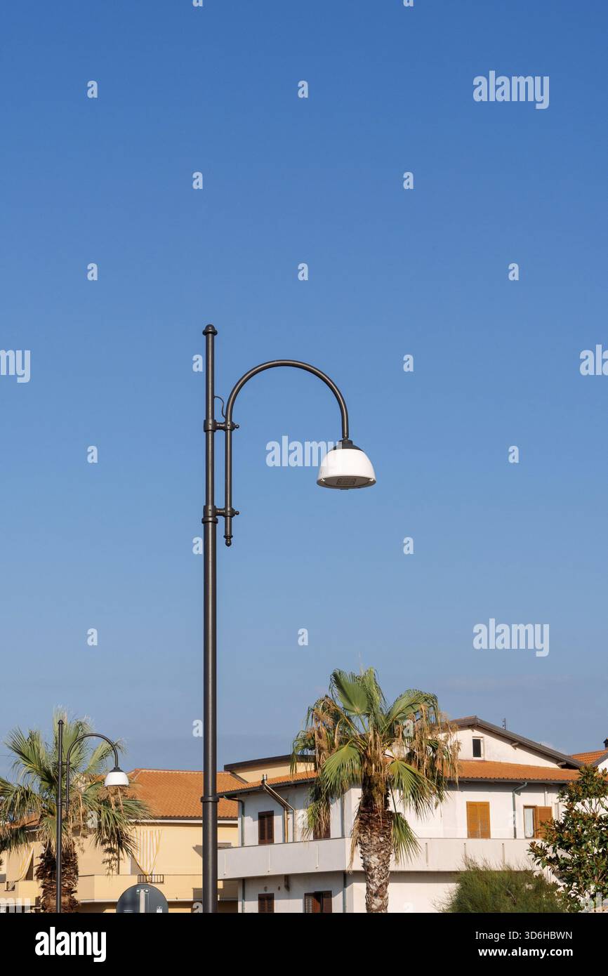 Italian lamp post hi-res stock photography and images - Alamy, image size:866x1390