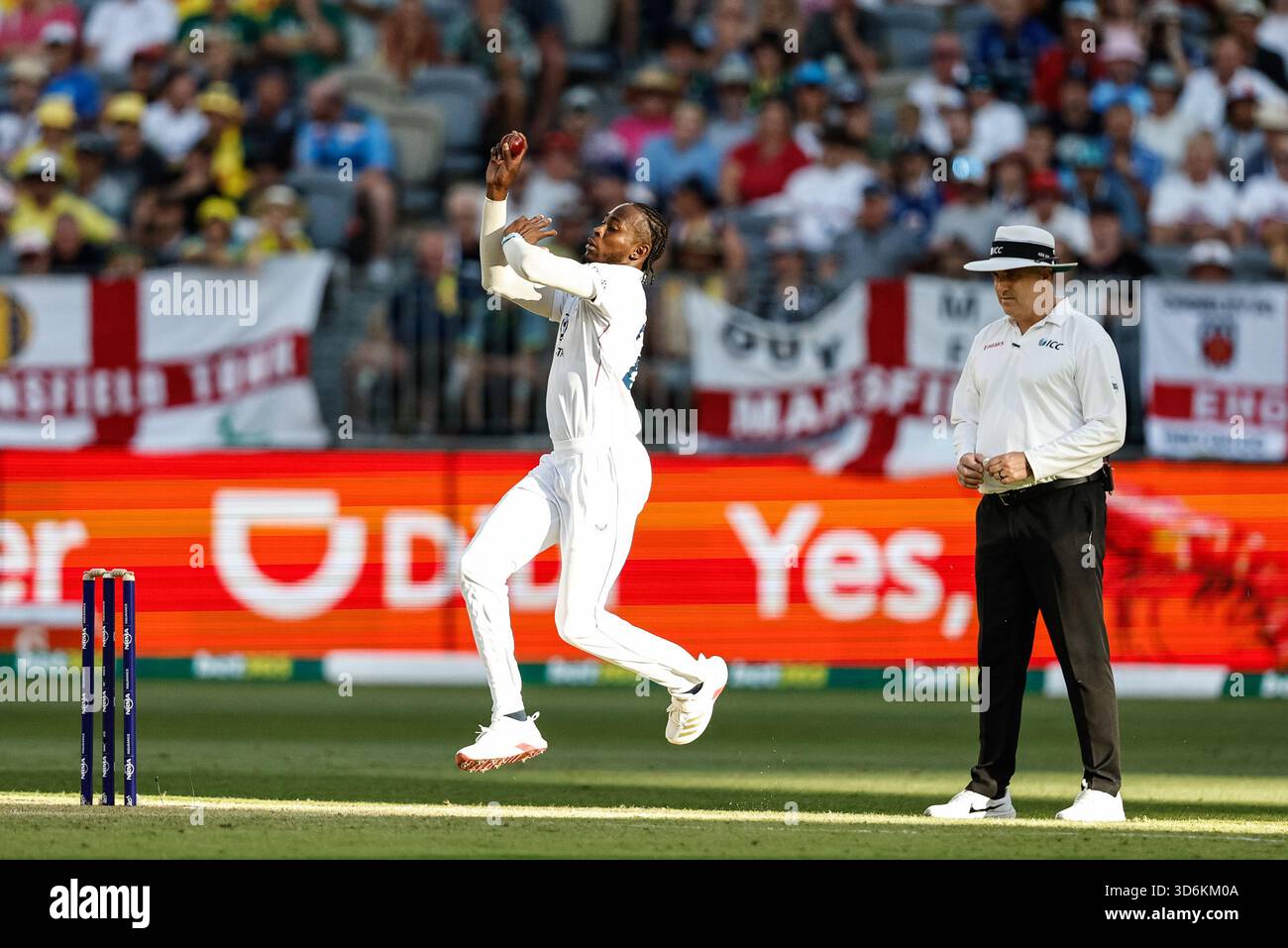 Jofra Archer of England delivers the ball during the NRMA Insurance ...