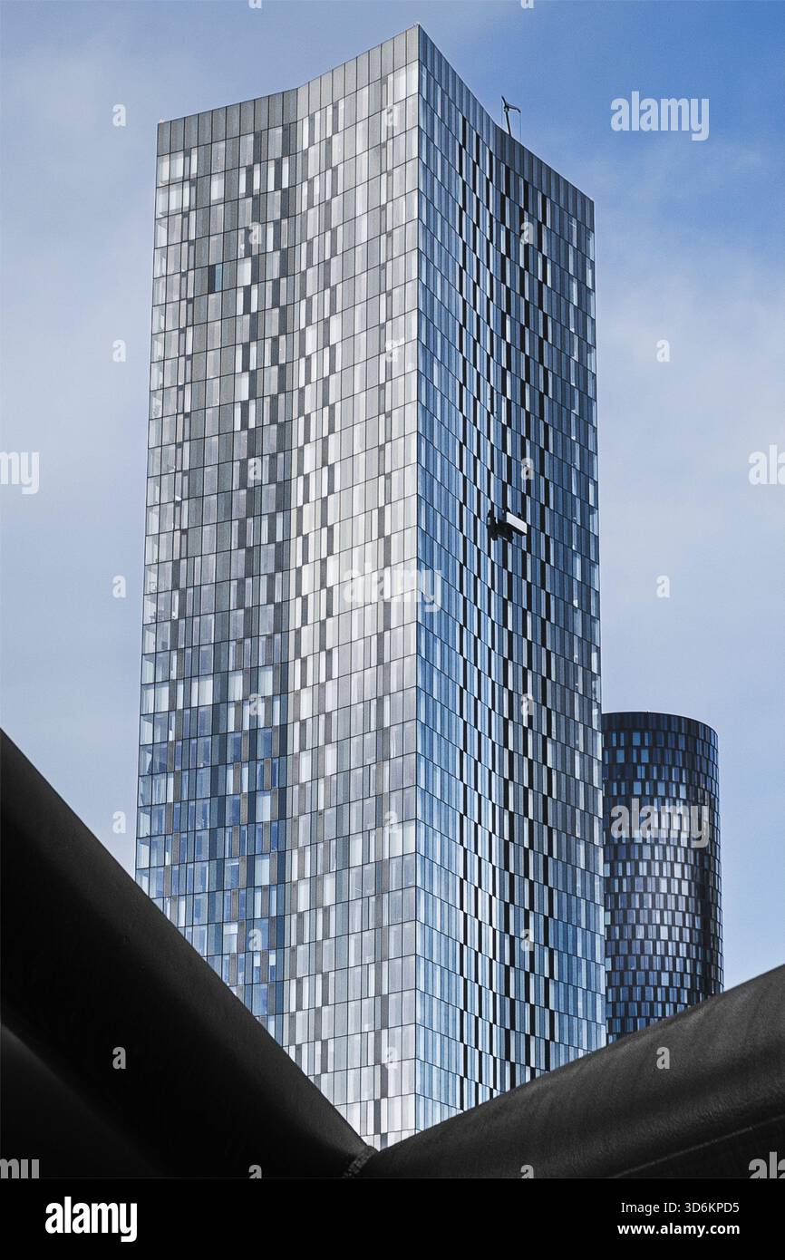 Window cleaning a tower at Deansgate Square, Manchester Stock Photo