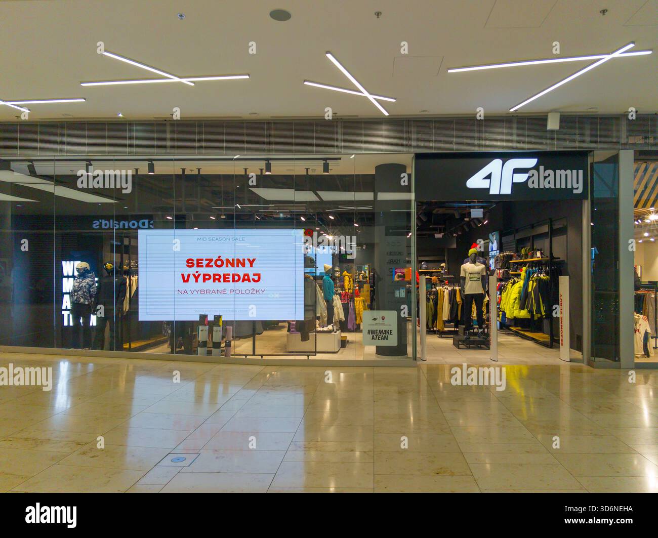 4f hi-res stock photography and images - Alamy