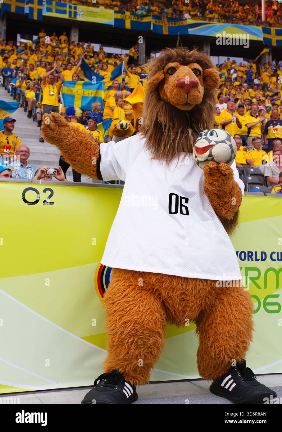 Mascotte mascot - GOLEO géant giant football FIFA world cup 2006 germany - 60 cm