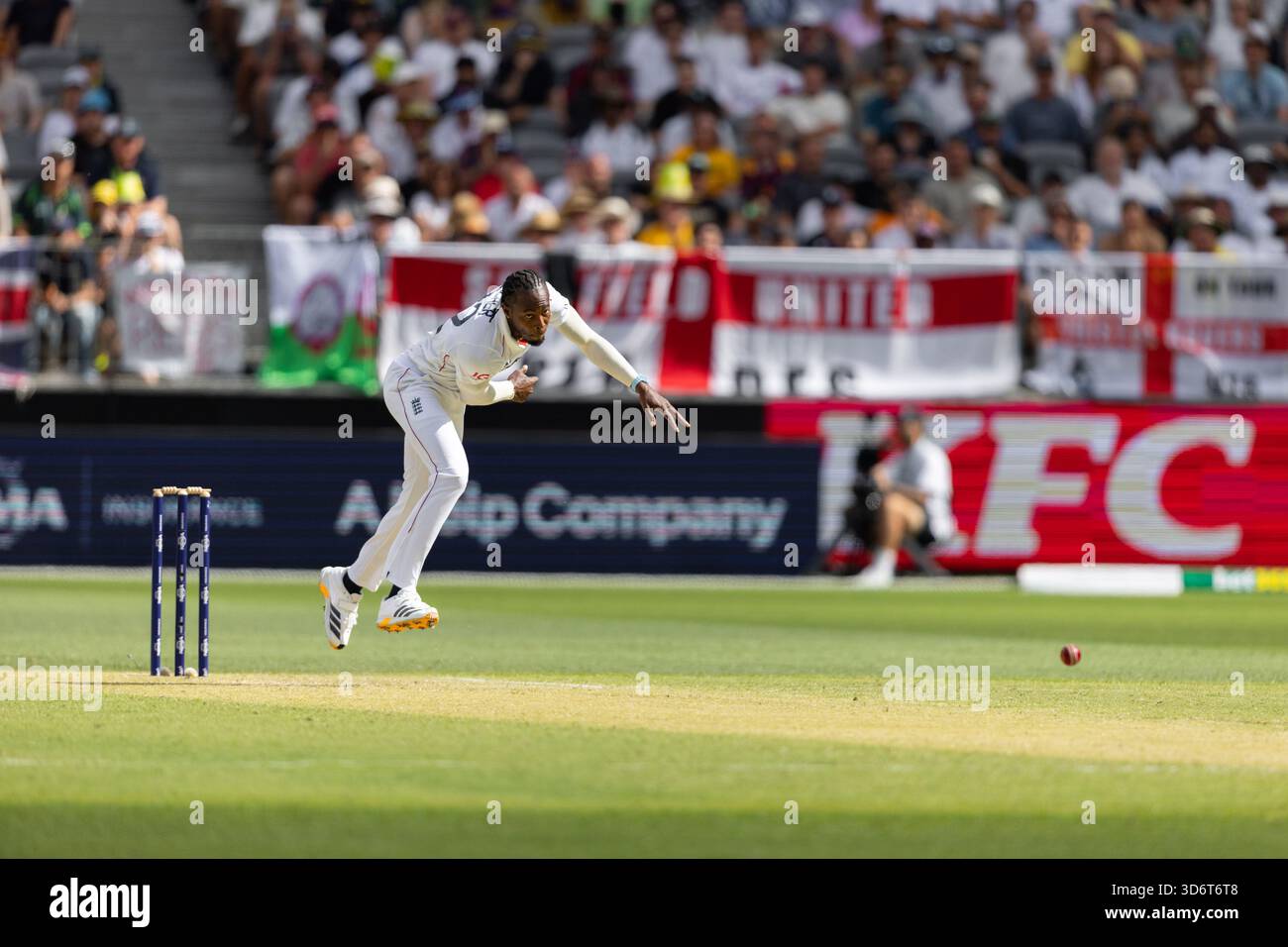 Jofra Archer of England bowls during the NRMA Insurance Ashes First ...