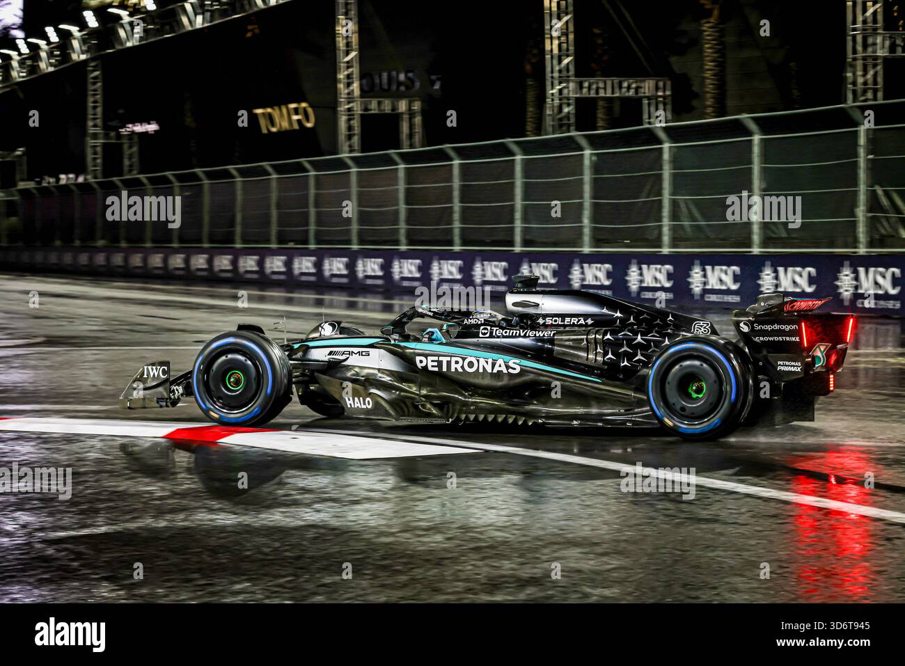 Las Vegas, United States. 21st Nov, 2025. George Russell (GBR) - Mercedes-AMG PETRONAS F1 Team - Mercedes W16 - Mercedes E Performance during the Saturday of the Formula 1 Heineken Las Vegas Grand Prix 2025 at Las Vegas Strip Circuit, ahead of Round 22 of 24 of the 2025 FIA Formula One World Championship (November 20-23, 2025). Credit: AVENS-IMAGES.COM/Alamy Live News Stock Photo