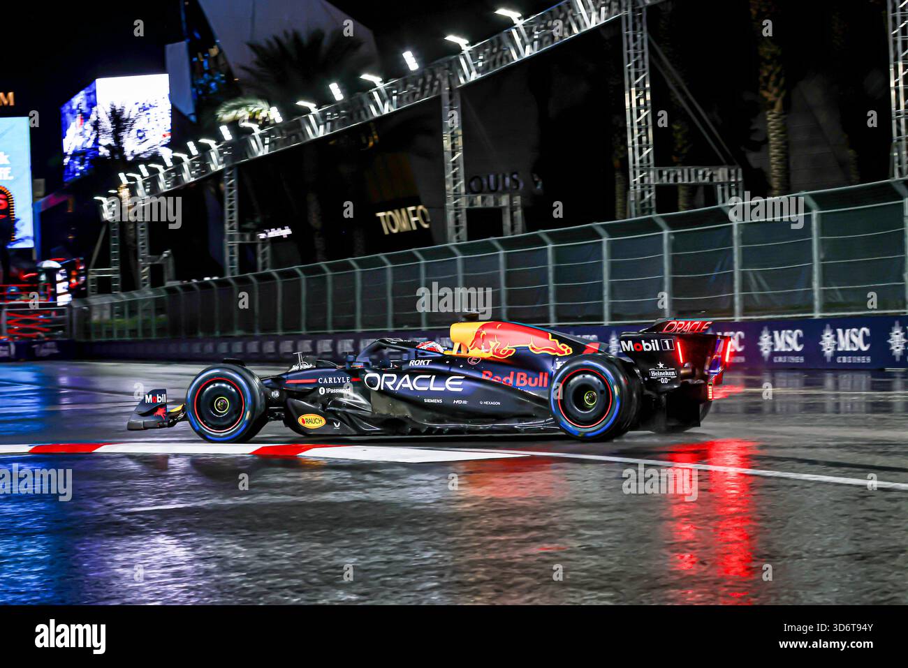 Las Vegas, United States. 21st Nov, 2025. Max Verstappen (NED) - Oracle Red Bull Racing - Red Bull RB21 - Honda RBPT during the Saturday of the Formula 1 Heineken Las Vegas Grand Prix 2025 at Las Vegas Strip Circuit, ahead of Round 22 of 24 of the 2025 FIA Formula One World Championship (November 20-23, 2025). Credit: AVENS-IMAGES.COM/Alamy Live News Stock Photo