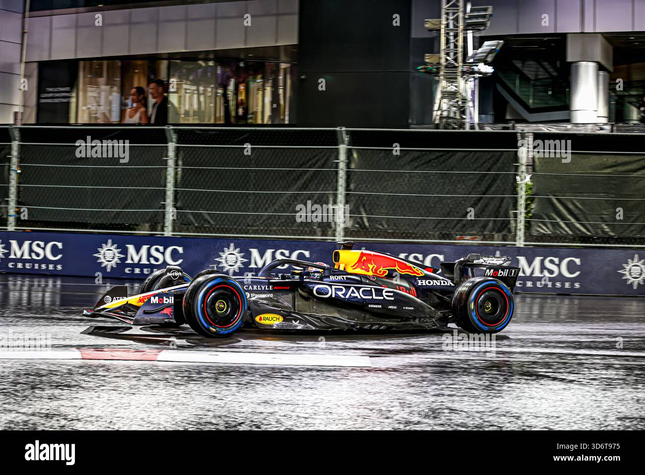 Las Vegas, United States. 21st Nov, 2025. Max Verstappen (NED) - Oracle Red Bull Racing - Red Bull RB21 - Honda RBPT during the Saturday of the Formula 1 Heineken Las Vegas Grand Prix 2025 at Las Vegas Strip Circuit, ahead of Round 22 of 24 of the 2025 FIA Formula One World Championship (November 20-23, 2025). Credit: AVENS-IMAGES.COM/Alamy Live News Stock Photo