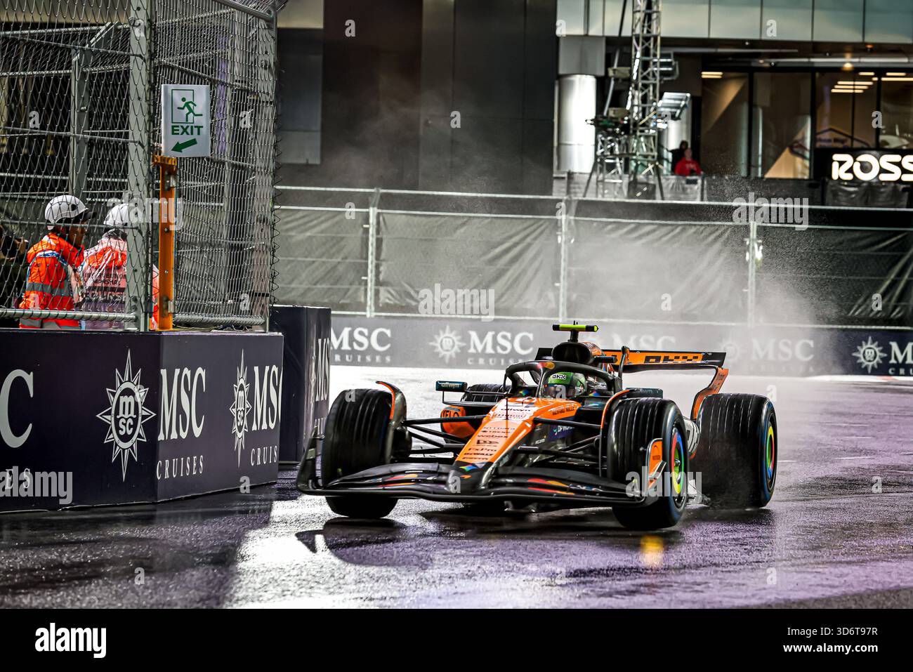 Las Vegas, United States. 21st Nov, 2025. Lando Norris (GBR) - McLaren Formula 1 Team - McLaren MCL39 - Mercedes during the Saturday of the Formula 1 Heineken Las Vegas Grand Prix 2025 at Las Vegas Strip Circuit, ahead of Round 22 of 24 of the 2025 FIA Formula One World Championship (November 20-23, 2025). Credit: AVENS-IMAGES.COM/Alamy Live News Stock Photo