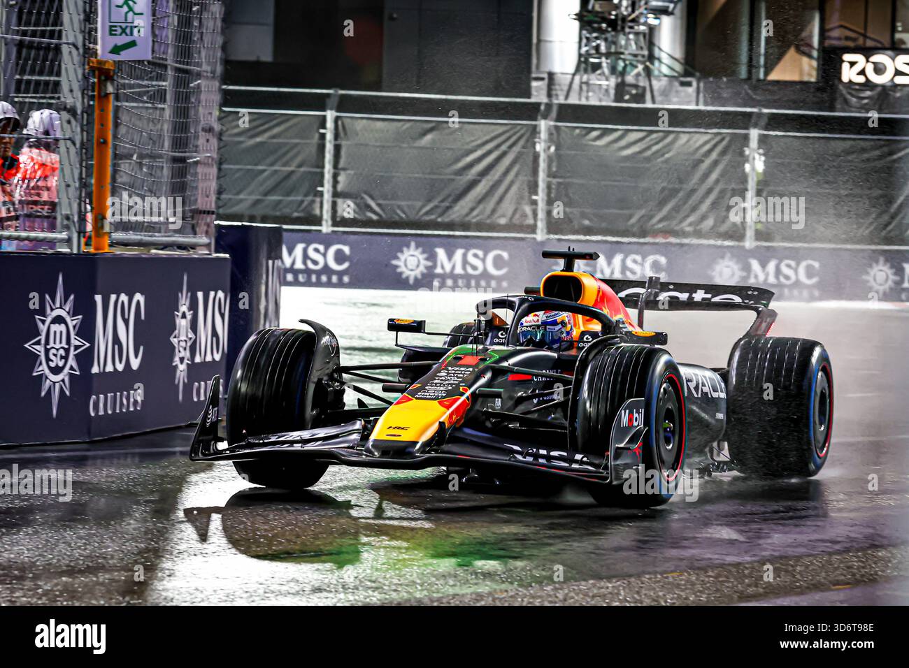 Las Vegas, United States. 21st Nov, 2025. Max Verstappen (NED) - Oracle Red Bull Racing - Red Bull RB21 - Honda RBPT during the Saturday of the Formula 1 Heineken Las Vegas Grand Prix 2025 at Las Vegas Strip Circuit, ahead of Round 22 of 24 of the 2025 FIA Formula One World Championship (November 20-23, 2025). Credit: AVENS-IMAGES.COM/Alamy Live News Stock Photo
