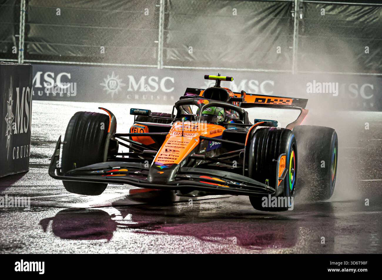 Las Vegas, United States. 21st Nov, 2025. Lando Norris (GBR) - McLaren Formula 1 Team - McLaren MCL39 - Mercedes during the Saturday of the Formula 1 Heineken Las Vegas Grand Prix 2025 at Las Vegas Strip Circuit, ahead of Round 22 of 24 of the 2025 FIA Formula One World Championship (November 20-23, 2025). Credit: AVENS-IMAGES.COM/Alamy Live News Stock Photo