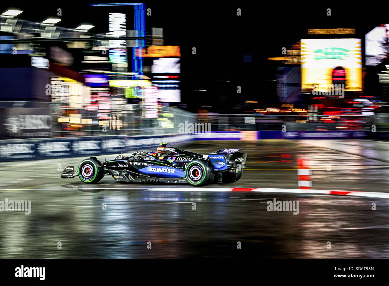 Las Vegas, United States. 21st Nov, 2025. Carlos Sainz Jr. (ESP) - Williams Racing - Williams FW47 - Mercedes during the Saturday of the Formula 1 Heineken Las Vegas Grand Prix 2025 at Las Vegas Strip Circuit, ahead of Round 22 of 24 of the 2025 FIA Formula One World Championship (November 20-23, 2025). Credit: AVENS-IMAGES.COM/Alamy Live News Stock Photo