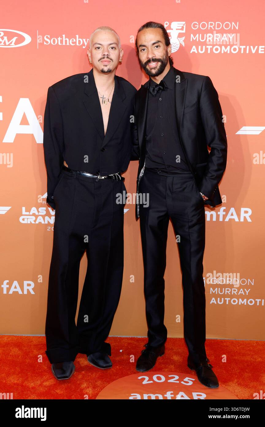 Evan Ross und Ross Naess bei der amfAR Las Vegas Gala 2025 im Hotel