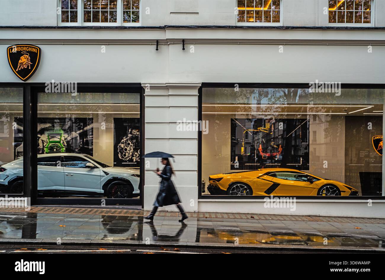 Lamborghini dealership hi-res stock photography and images - Alamy, image size:1300x948