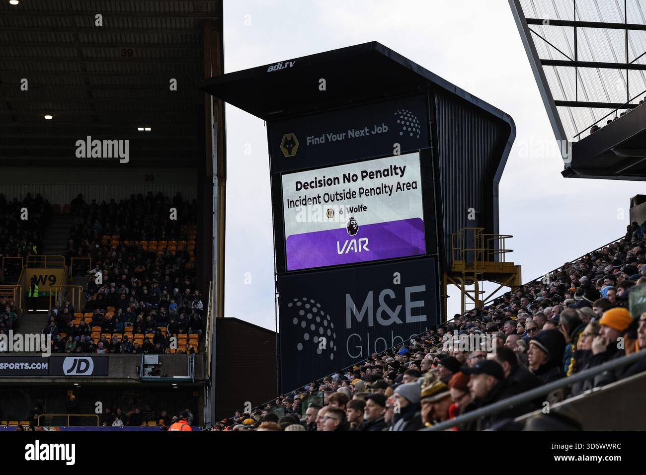 VAR rules no penalty foul, outside the penalty area during the Premier ...