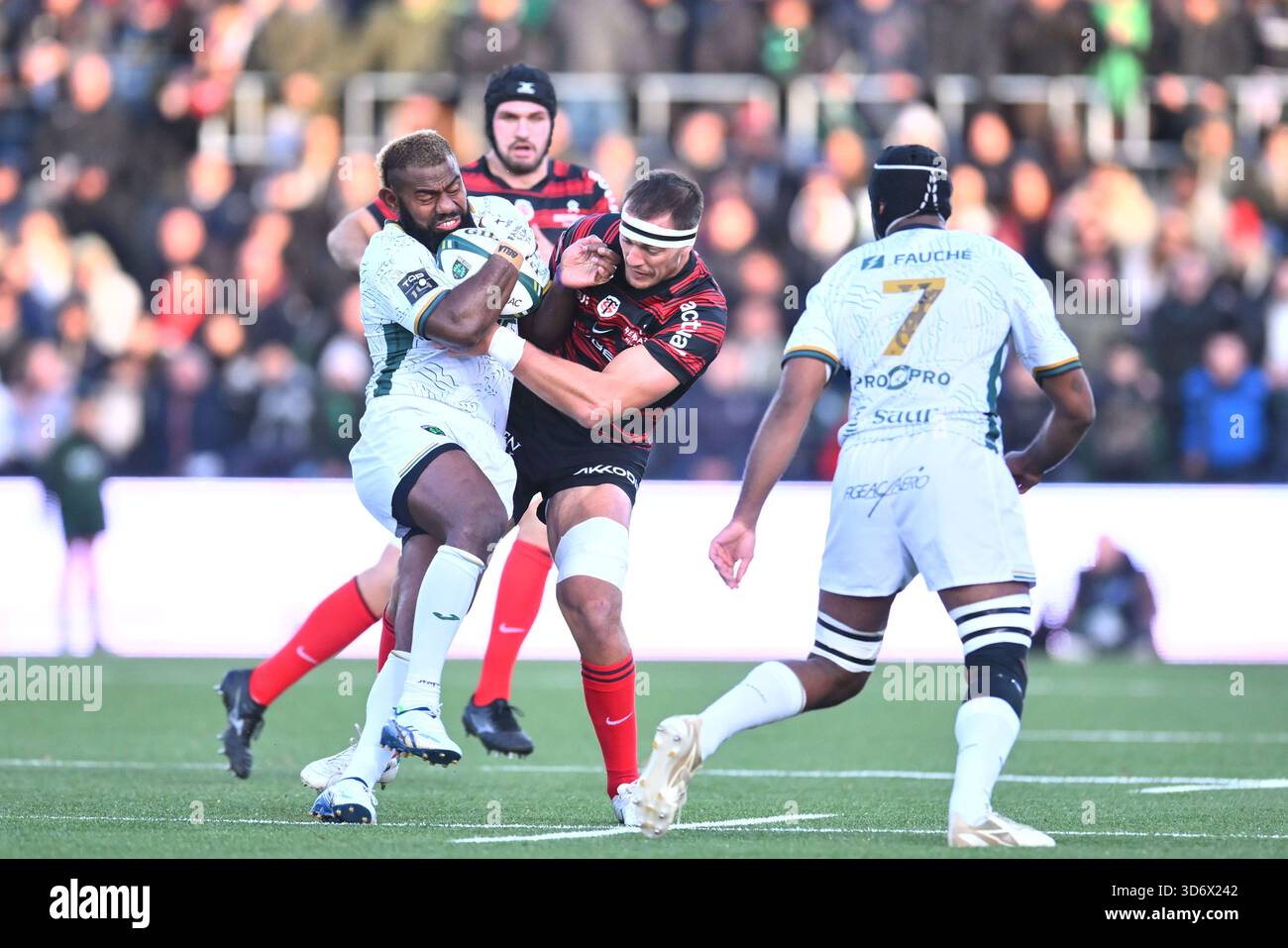 Alexandre Roumat of Stade Toulousain and Josua Vici of Montauban during ...