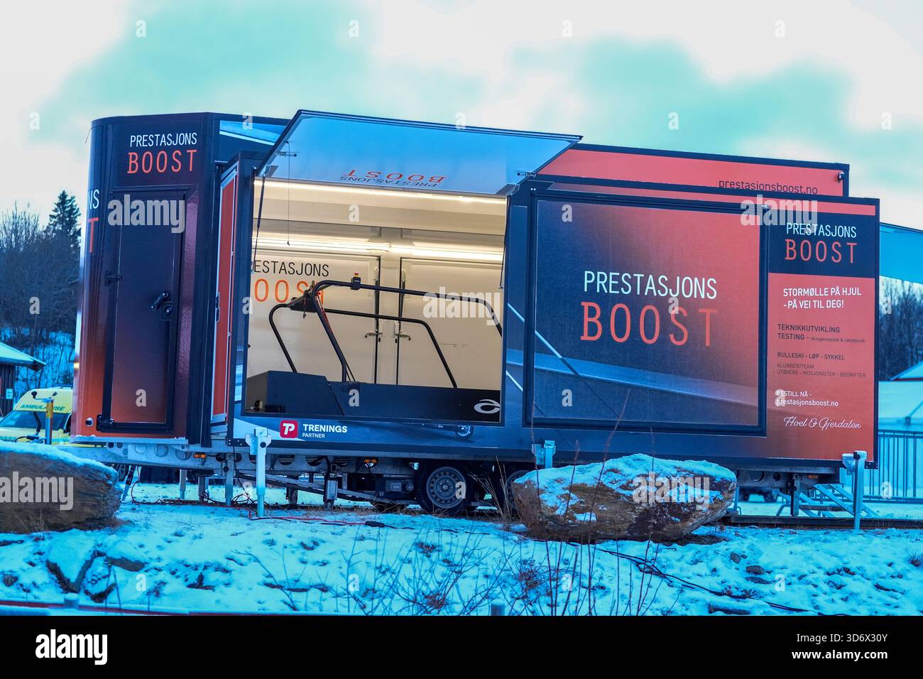 Beitostølen, Norway. 22nd Nov 2025. Beitostølen 20251122. Tord Asle Gjerdalen presents Boost training trolley at Beitostølen Photo: Terje Pedersen/NTB This text is auto translated Credit: NTB/17�Թ����� Live News Stock Photo