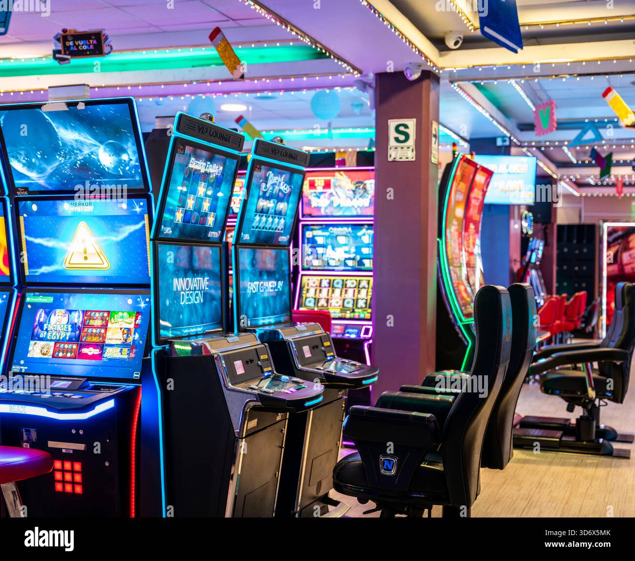 Gaming visuals hi-res stock photography and images - Alamy