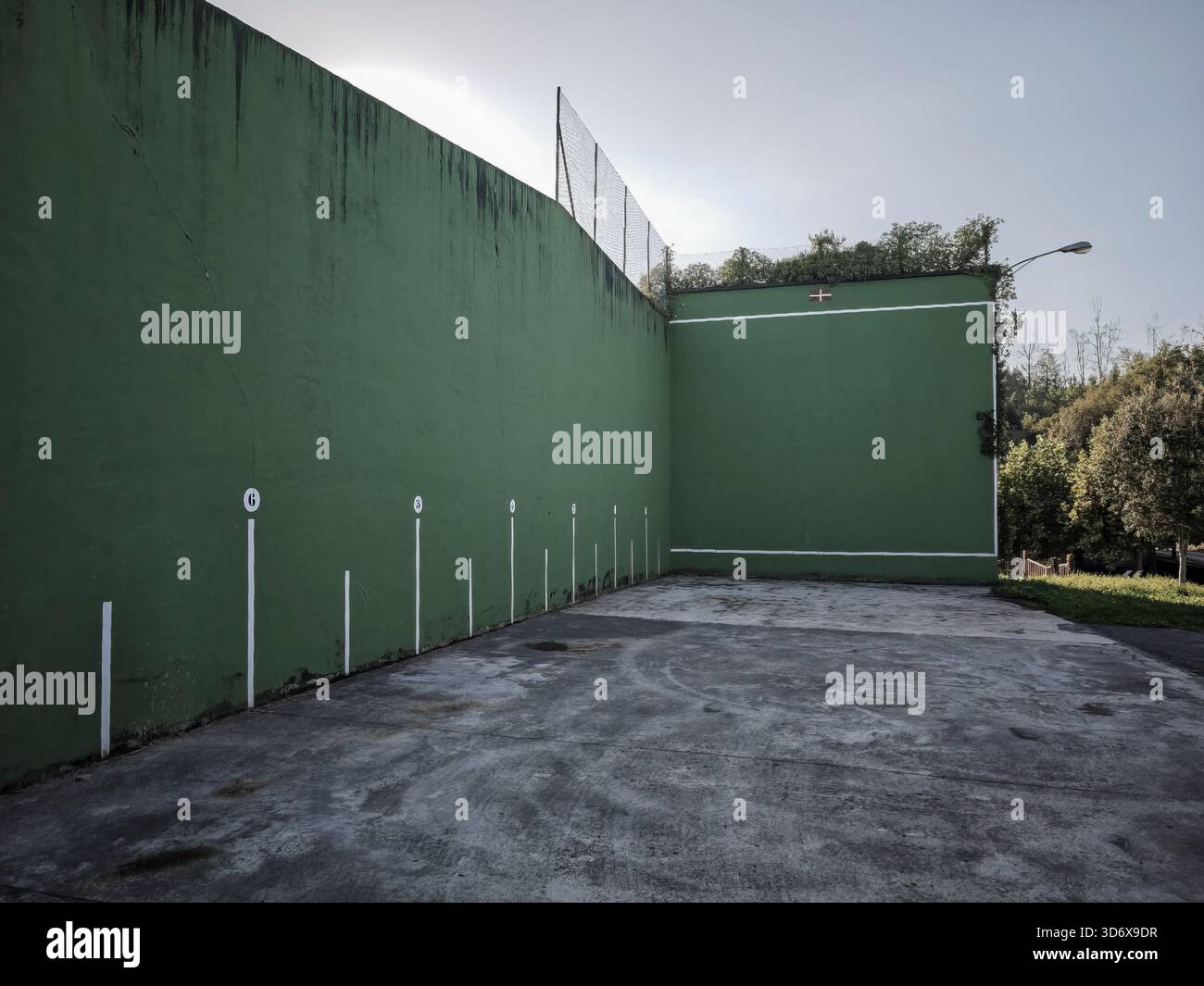 Basque pelota court hi-res stock photography and images - Alamy