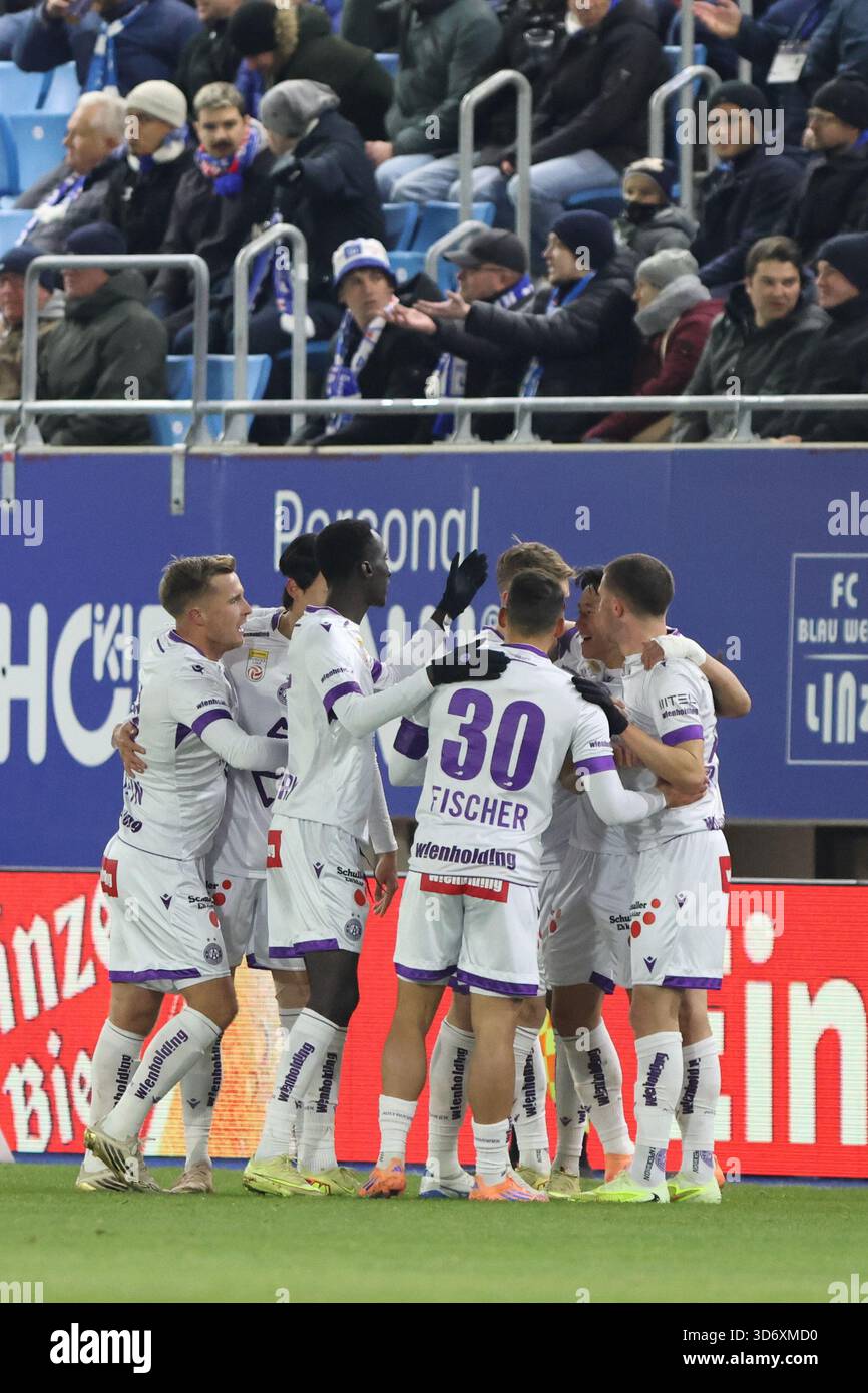 LINZ, AUSTRIA - NOVEMBER 22: team Austria Wien celebrates the goal to 0 ...