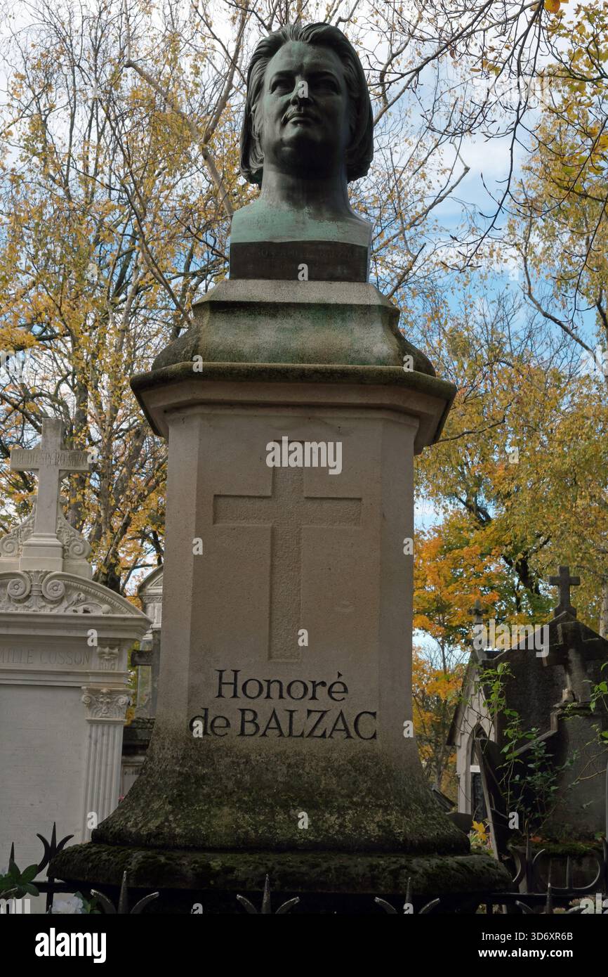 Balzac grave hi-res stock photography and images - Alamy