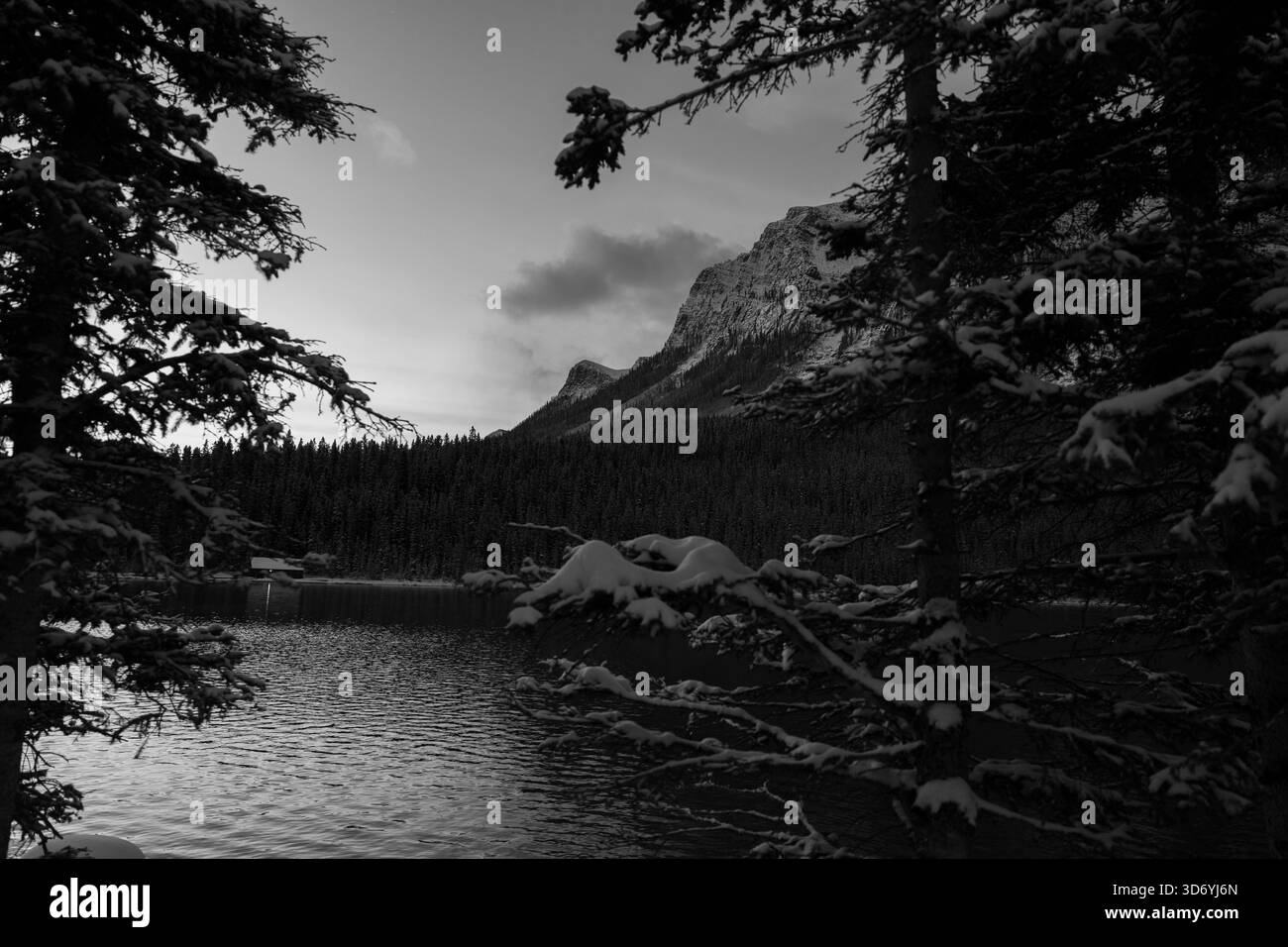 Lake pristine mountain water Black and White Stock Photos & Images - Alamy