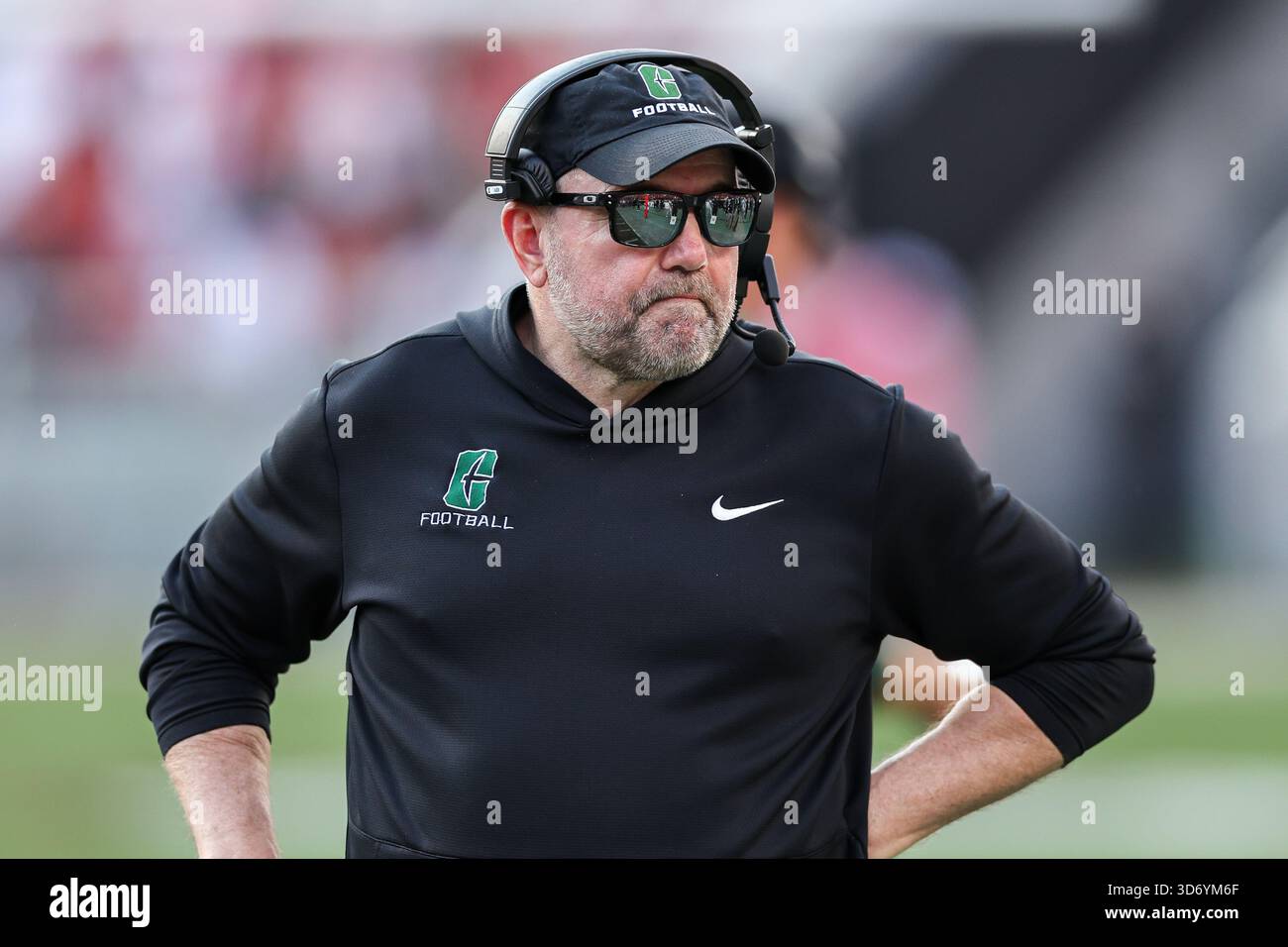 Charlotte head coach Tim Albin reacts during the second half of an NCAA ...