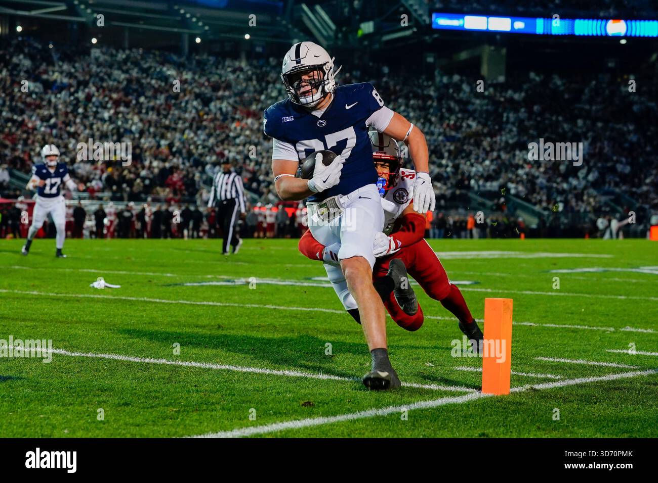 UNIVERSITY PARK, PA - NOVEMBER 22: Penn State Nittany Lions Tight End ...