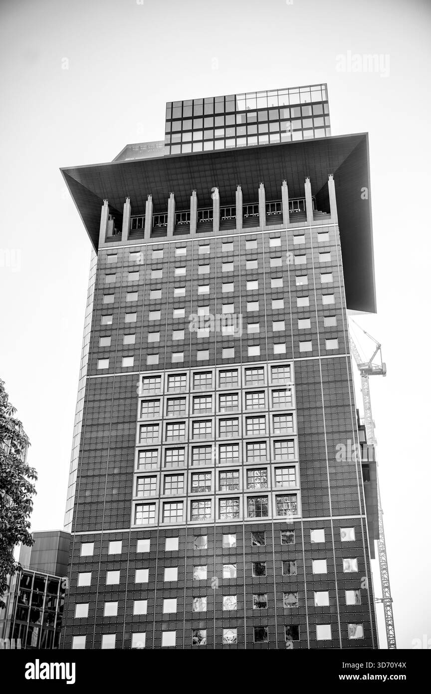 Cantilevered roof Black and White Stock Photos & Images - Alamy