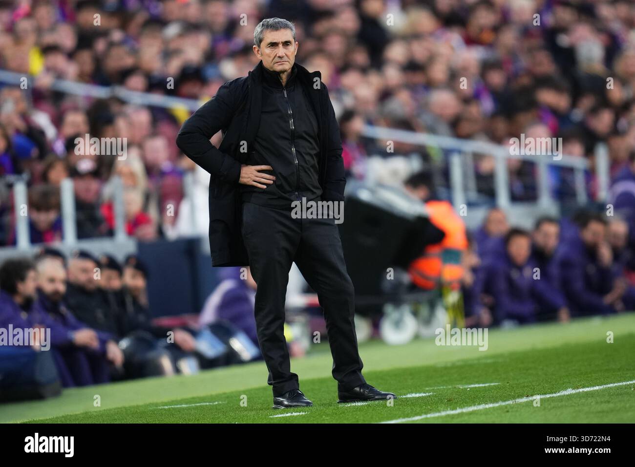barcelona-spain-22nd-nov-2025-athletic-club-de-bilbao-head-coach