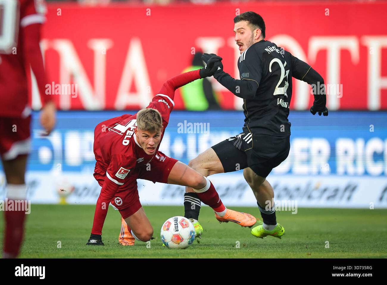 23 November 2025, Bavaria, Nuremberg: Soccer: Bundesliga 2, 1. FC ...