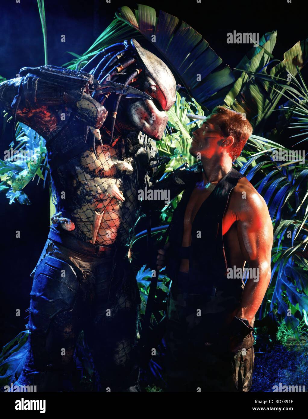 Predator Returns Predator Arnold Schwarzenegger