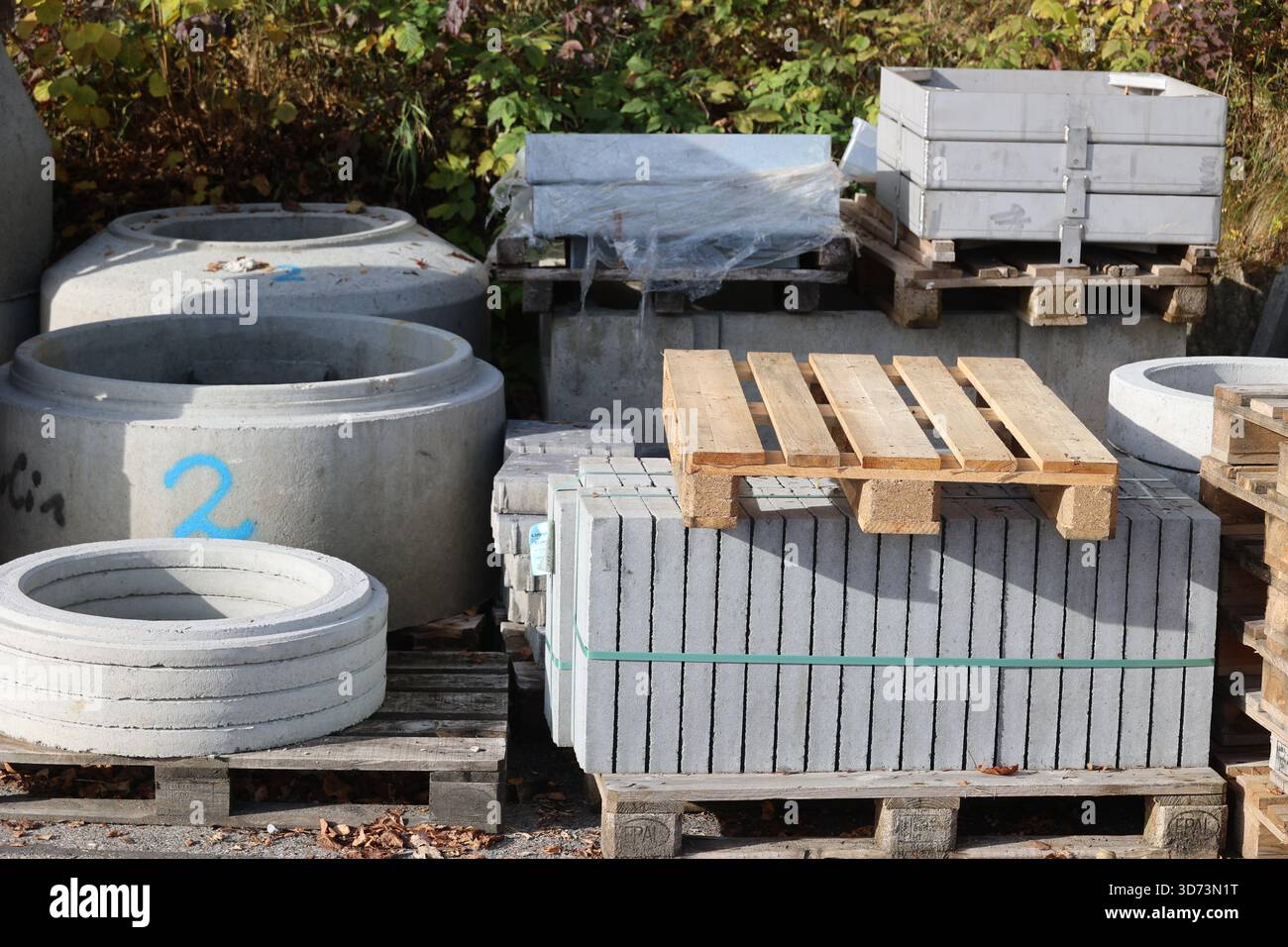 Storage outdoor concrete blocks hi-res stock photography and images - Alamy
