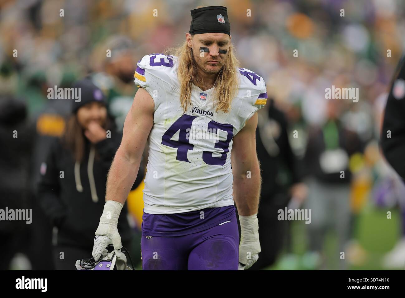 Minnesota Vikings linebacker Andrew Van Ginkel (43) after an NFL