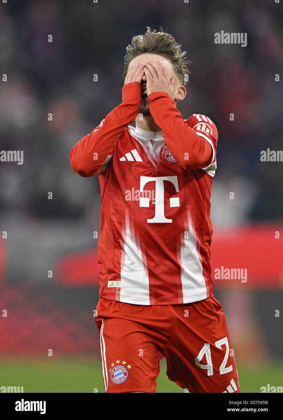 Lennart Karl Bayern Munich FCB (42) disappoints Allianz Arena
