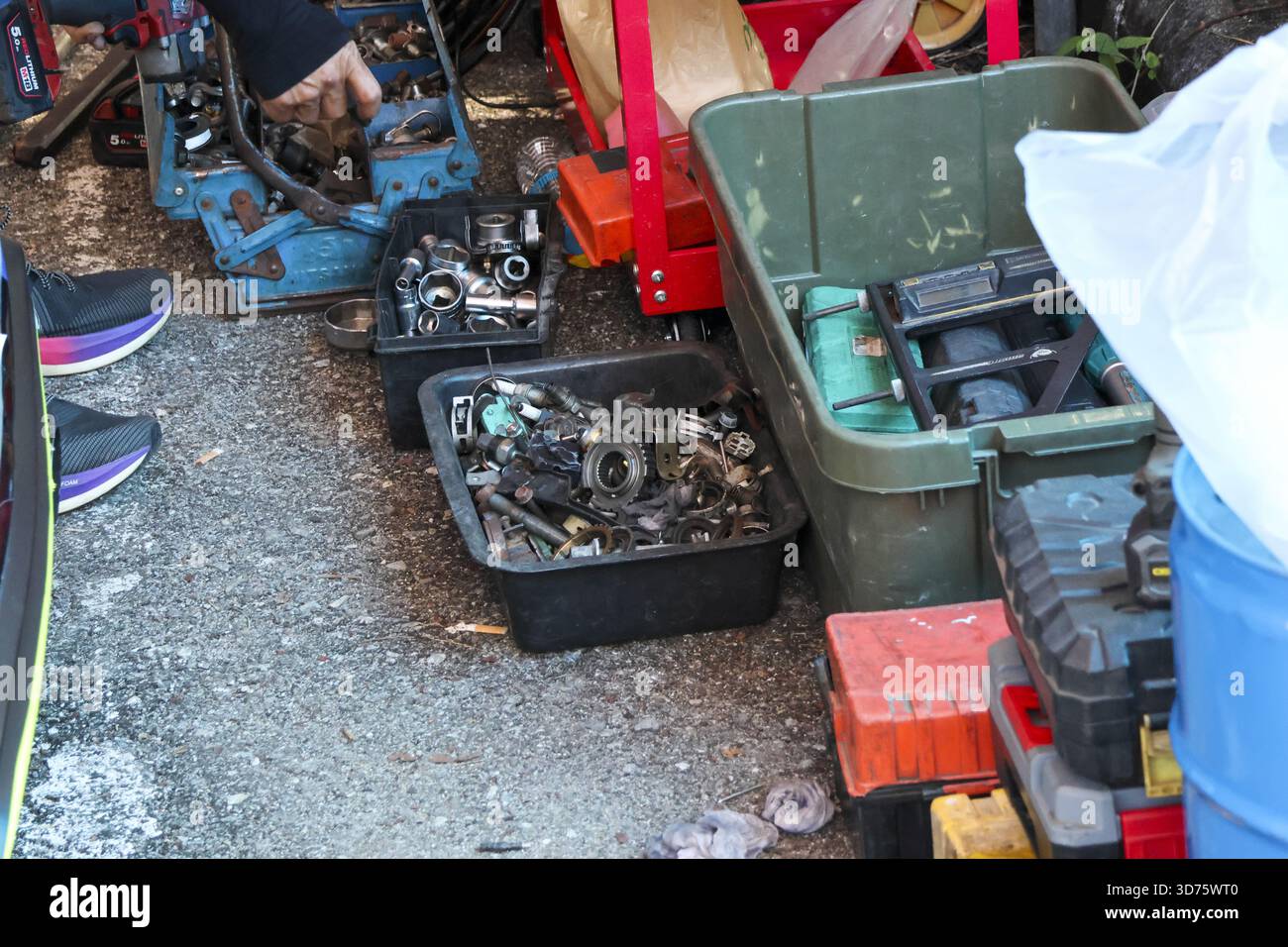 Every metal hi-res stock photography and images - Alamy